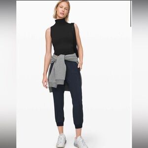 Lululemon Wanderer Cropped Jogger